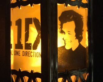 One Direction Inspired Battery-Operated Plastic Mini Lanterns (Gold)