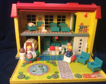 Fisher Price Little People Children's Hospital 1976- complete with accessories