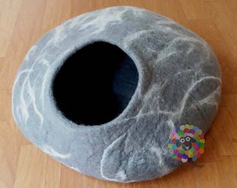 Large Felt Cat Cave (Diameter 50 cm, Height 20 cm) / Cat Bed / Pet Bed / Puppy Bed / Cat House. 100 % Wool Natural Color