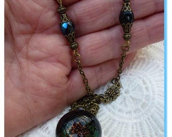 pretty sequined black resin pendant necklace