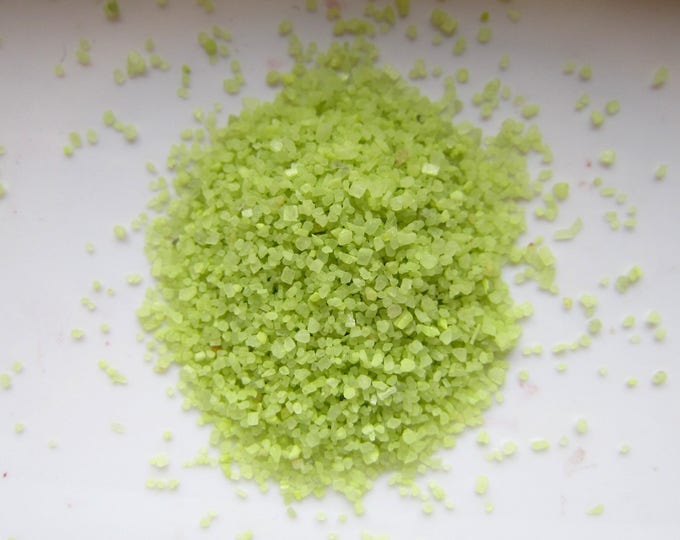 Lime green colored sand sold in 5g sachet