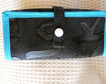 Case, pouch to slip into the purse