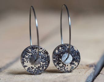 Poppy Seeds Earrings, Natural Resin Earrings in Oxidized Sterling Silver, Summer Earrings, Resin earrings, Resin Jewelry, Bold Jewelry