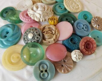 Vintage Buttons - Cottage chic fancy pierced mix of pastels lot of 29 old and sweet( July396 17)
