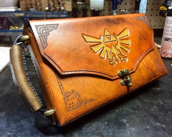 Nintendo Switch Case - Leather Zelda themed Nintendo Switch carrying case