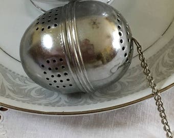 Acorn Tea Strainer for Fresh Tea Leaf Vintage Steeper Spice Infuser Made in Germany Retro Kitchen