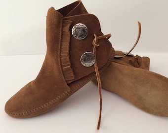 Vintage MINNETONKA Moccasins Ladies Size 7