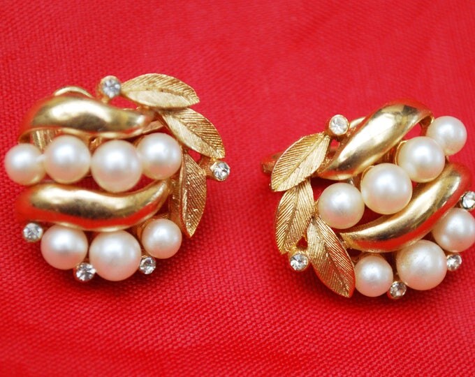 Crown Trifari Earrings - gold tone - White Pearl - rhinestone -Clip on earring