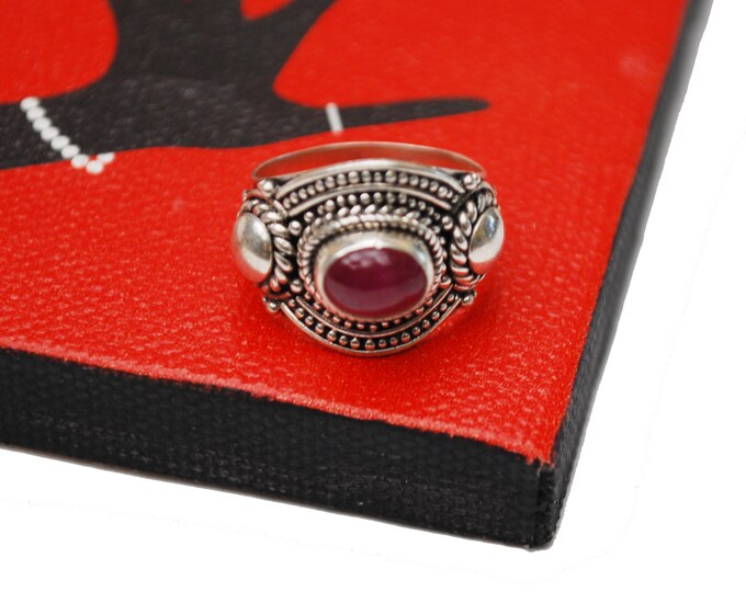 Sterling ring - Ruby Red Chalcedony Gemstone - size 6 Boho Silver setting