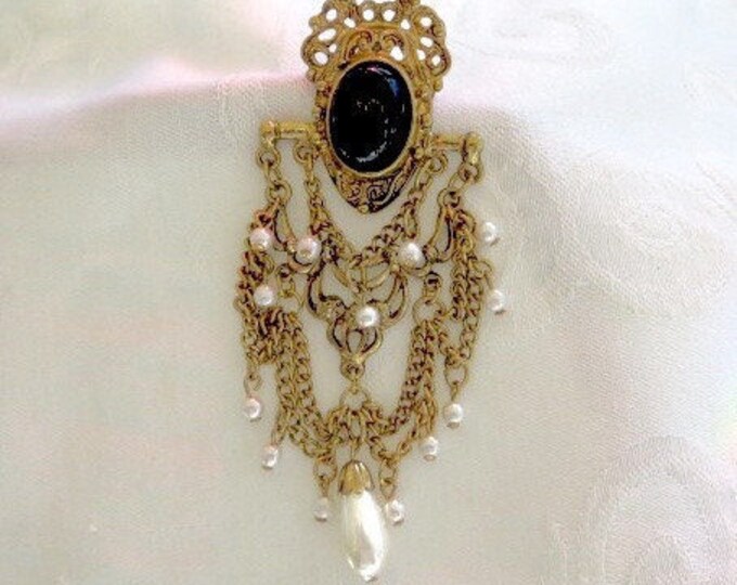 Vintage Etruscan Brooch, Swag Chain Dangle Brooch, Black Center Stone Pearls, Heraldic Jewelry