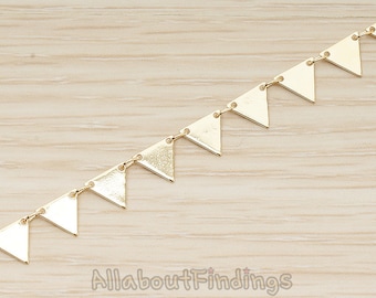 CHN142-G // Glossy Gold Plated Triangle Banner Flag Tag Linked Chain, 1 Meter