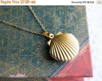SALE Sea Shell Locket Necklace, Seashell Locket Pendant, Gold Locket, Gold Sea Shell Necklace, Ocean Jewelry, Beach Jewelry, Nautical Weddin