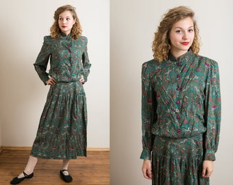 30% OFF Green paisley print 1980's dress / Secretary dress / Long sleeve dress / Pleated dress / Button down dress