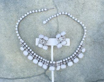 Vintage necklace earring set white givre art glass and rhinestones AB706