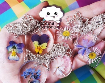 Resin Real Flowers Necklace (pendant with real flowers in resin)