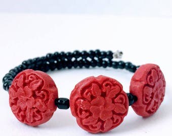 wondramous : red blooms wrap bracelet