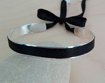 Bracelet jonc argent avec du ruban en satin noir et ses deux étoiles argent