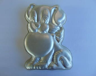 Wilton Playful Puppy with Frisbee Cake Pan 502-7636