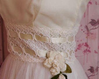 SImple net/chiffon 50's or 60's tea-length, vintage wedding dress. Deep ivory or cream soft bodice and off white skirt, size 8 or small 10.