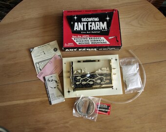 Fascinating Vintage Ant Farm Uncle Milton Live Insect Bug Sand Habitat School – complete - Gold