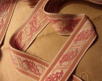 beautiful old lace or vintage 3 meters