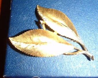 brooch vintage by bsk 1950 to 70s collectible