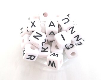 Perle Alphabet en Acrylique 10*10mm
