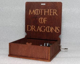 Mother Of Dragons - Engraved Wooden Music Box - "Game Of Thrones" - Daenerys Targaryen - Hand Crank Movement