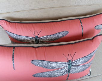 coussin couleur corail motifs libellules