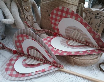 Set of two pretty paper hearts