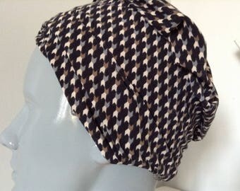 Hat in beige and Black jersey