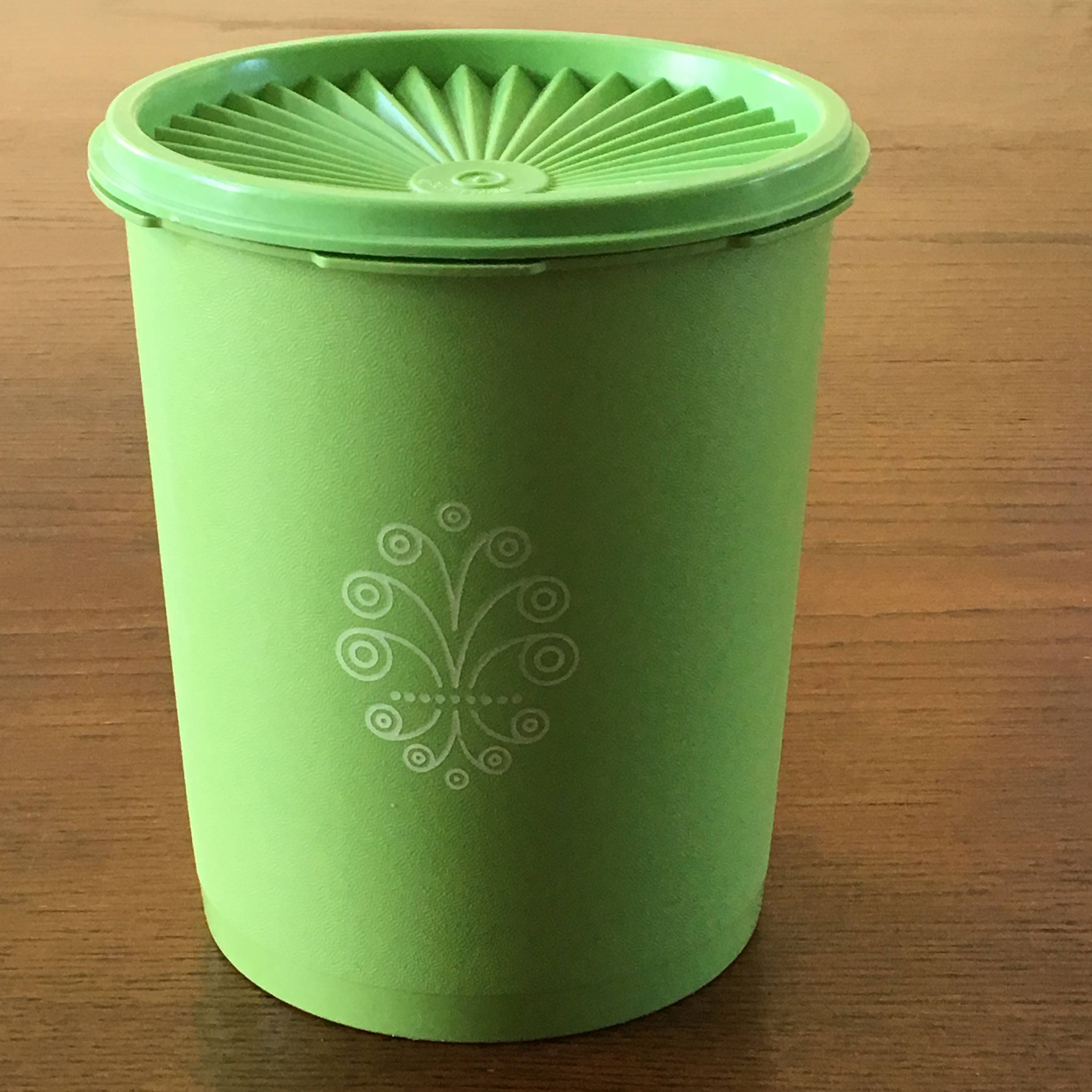 Apple Green Canister Tupperware Servalier Canister 6 cup