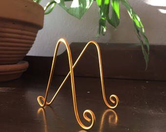 26 pk Large GOLD MINI Easel Stand Holder FOR 5" x 7" Table Name Holders Photo Card Art Holder Place Card Business Card Promotion Display