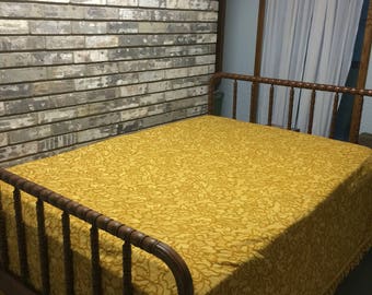 Bates Bedspread / Vintage Gold Bedspread / Vintage Bedspread / Gold Bedspread / Vintage Queen Size Bedspread / Vintage Bates Bedspread