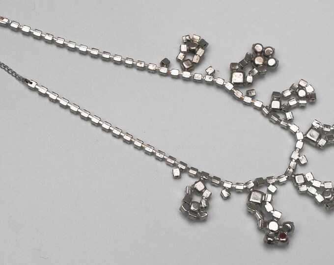 Rhinestone Bib Necklace - clear rhinestone crystals - Silvertone metal Statement necklace - Mid Century - Wedding Prom