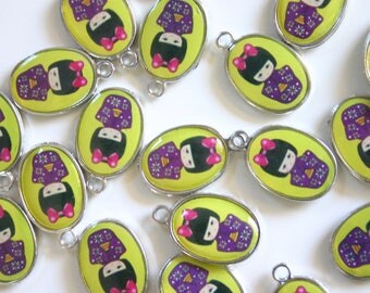 X 1 lime green background 24mm enamel Kokeshi
