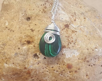 Green Malachite pendant. Crystal Reiki jewelry uk. Silver plated Small Wire wrap pendant. 20x12mm teardrop stone