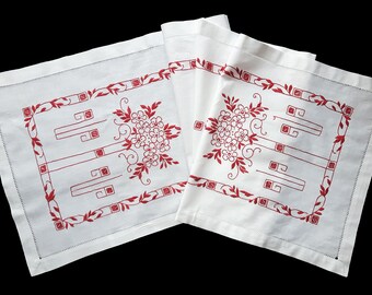 Vintage embroidered table runner / wall hanging