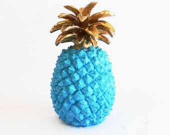 resin pineapple statue