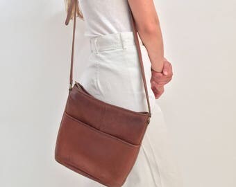 Vintage Brown Leather Coach Bag With Single Strap, Brass Zipper, Interior Pocket, 70s simple coach brown