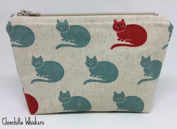 fluffsy cat pouch