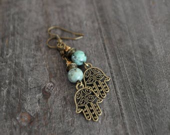 Boucles d'oreilles pendantes - Main de Fatima - Protection - Turquoise africaine - Boho chic - Bohème - Coco Matcha