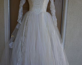 Vintage 1940s 1950s tulle and lace wedding dress gown small 40s 50s