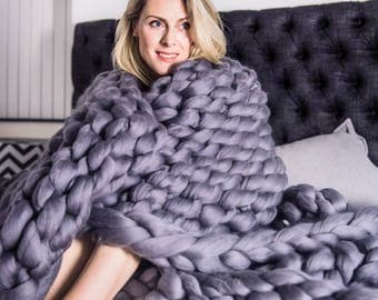 Ohhio's Grande Punto Large blankets. Chunky blanket. (23-micron merino wool)