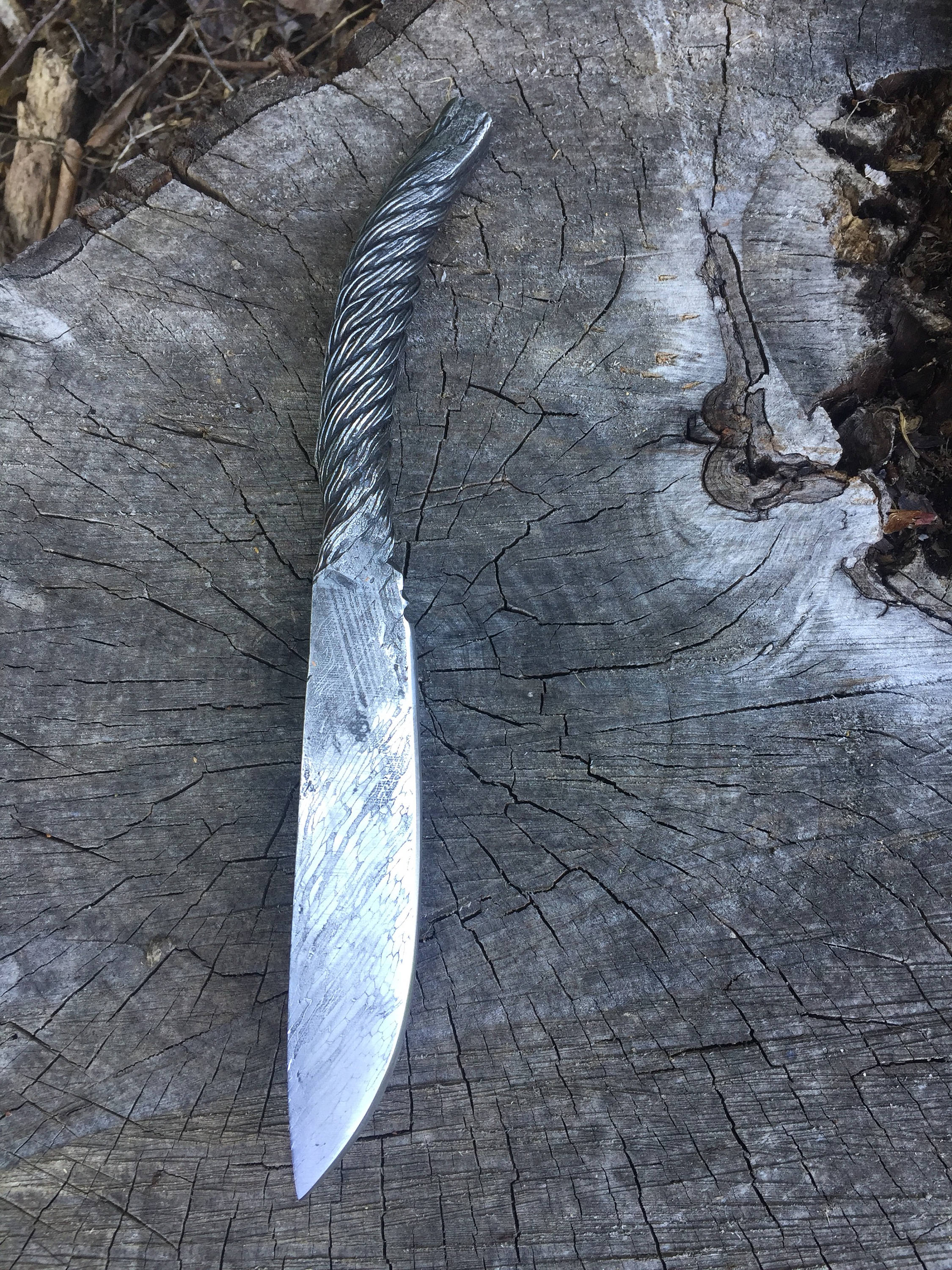 Cable Damascus knife with custom leather sheath