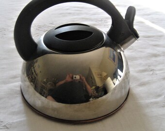 Revere Ware Copper Clad Stainless Steel Whistling Tea Kettle 2 Quart 8 Inch Stainless Black Curved Handle Retro Kitchen Atomic Style