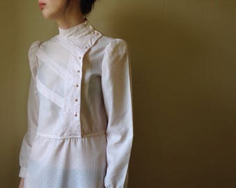 Vintage 1980s baby pink pinstriped new wave utility military puff sleeved midi dress. Size 8/10