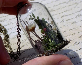 Sansa's "Little Bird" Terrarium Necklace, Terrarium Jewelry, Game of Thrones, Sansa Stark, Little Bird, Needle-Felted Bird, Real Plants
