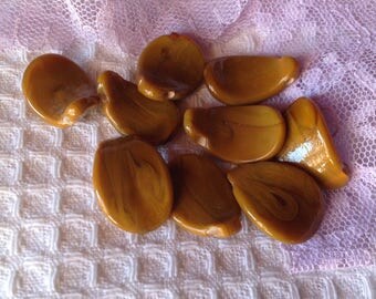 Set of nine petals glass beads