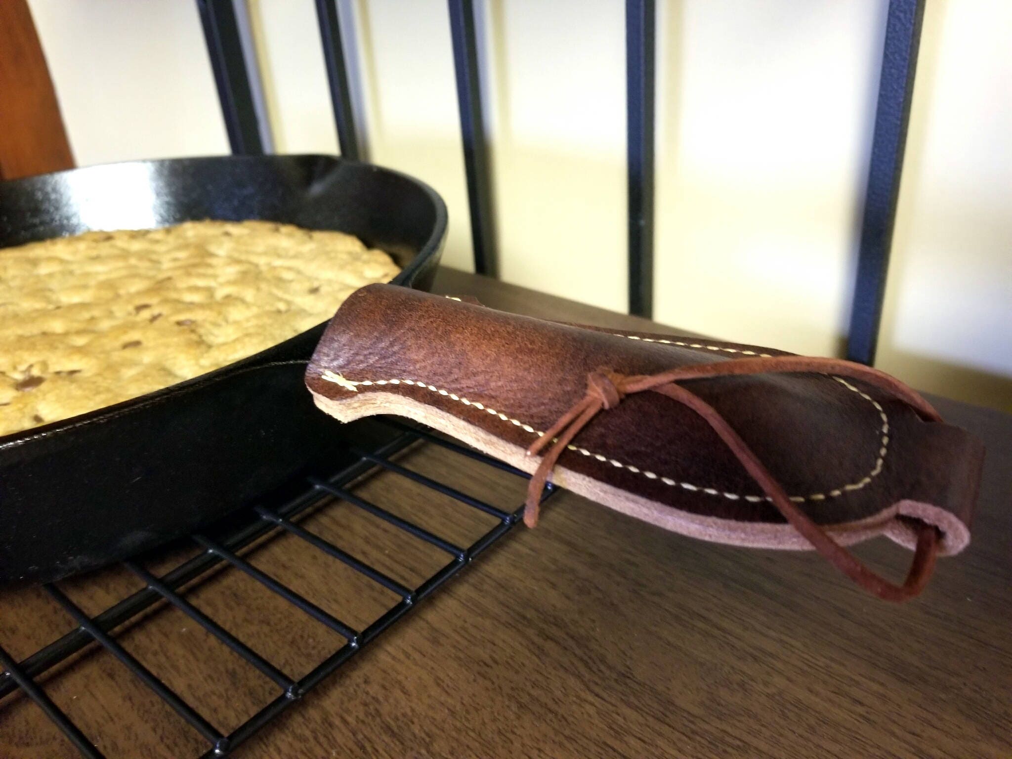 Genuine Leather Hot Handle Holder Cast Iron Standard Skillet